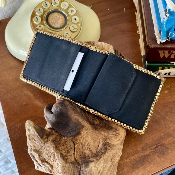 Vintage Whiting & Davis Metallic Gold Mesh Bifold Wallet - Picture 4 of 10